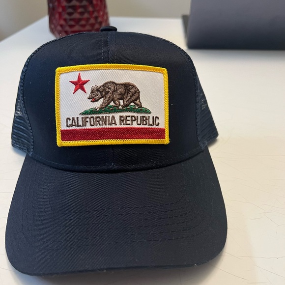 Men’s cap bundle - Picture 3 of 4